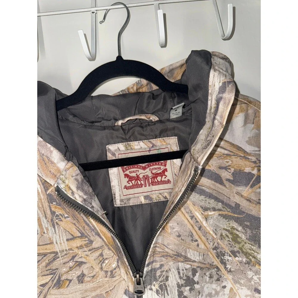 Vintage Levi's hooded jacket  Camo Realtree size M